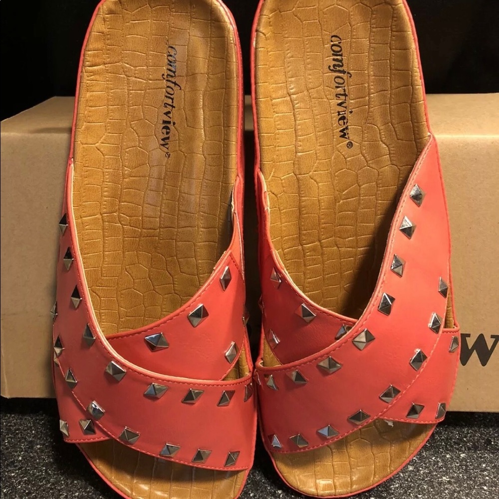 Comfortview sandals size 10M (run loose/wide) new